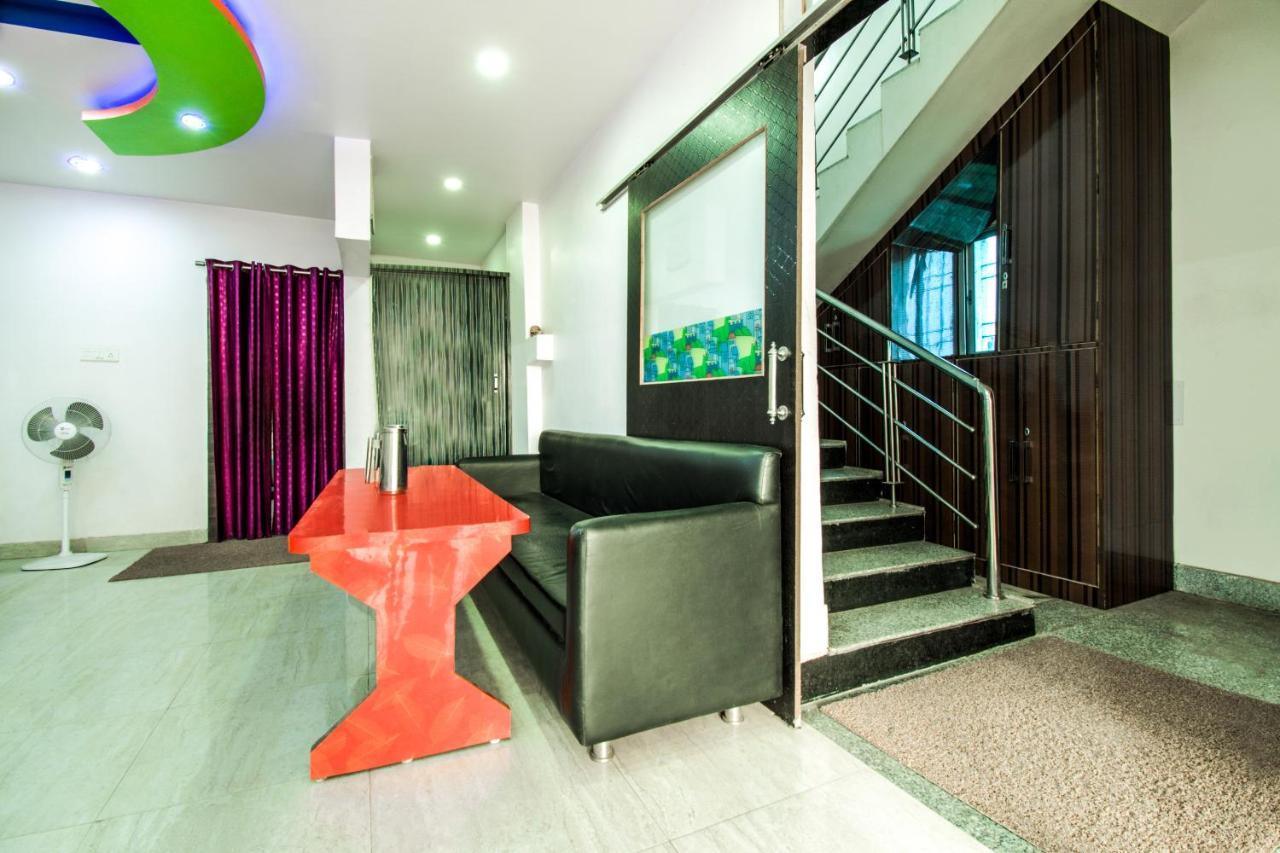 Oyo 14993 Rp Palace Danapur Esterno foto